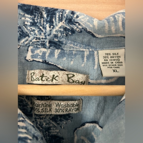 Batik Bay Navy Silk Floral Hawaiian Resort Wear Coastal Button up Shirt, XL - Picture 2 of 5